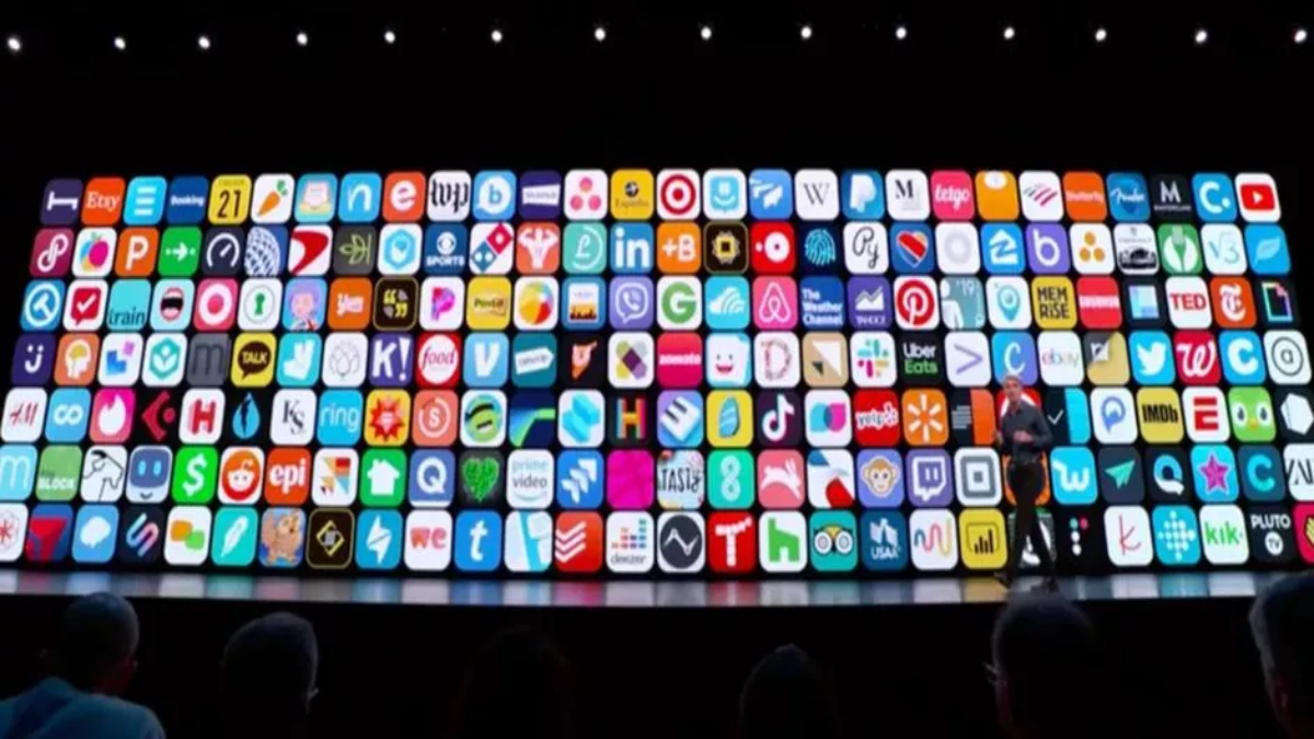 App Store, Iphone, Apple TV, Iwatch ve Ipad cihazlarında uygulama sunuyor.