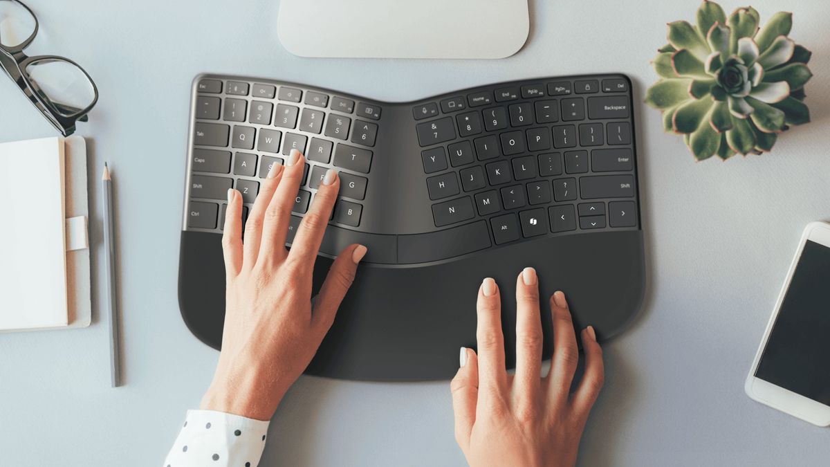 Incase, Microsoft Compact Ergonomic Klavye'yi Copilot Tuşu ile Yeniden ...