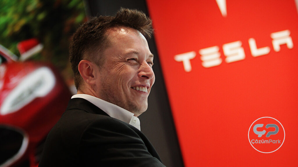 Tesla, Dünyanın İlk Otonom Araç Teslimatını Başarıyla Tamamladı