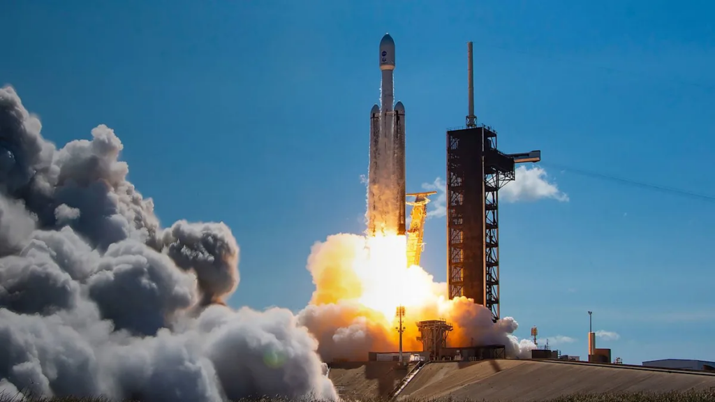 SpaceX Yörünge Veri Merkezi Kurmak İçin 1 Milyon Uydu Talebinde Bulundu